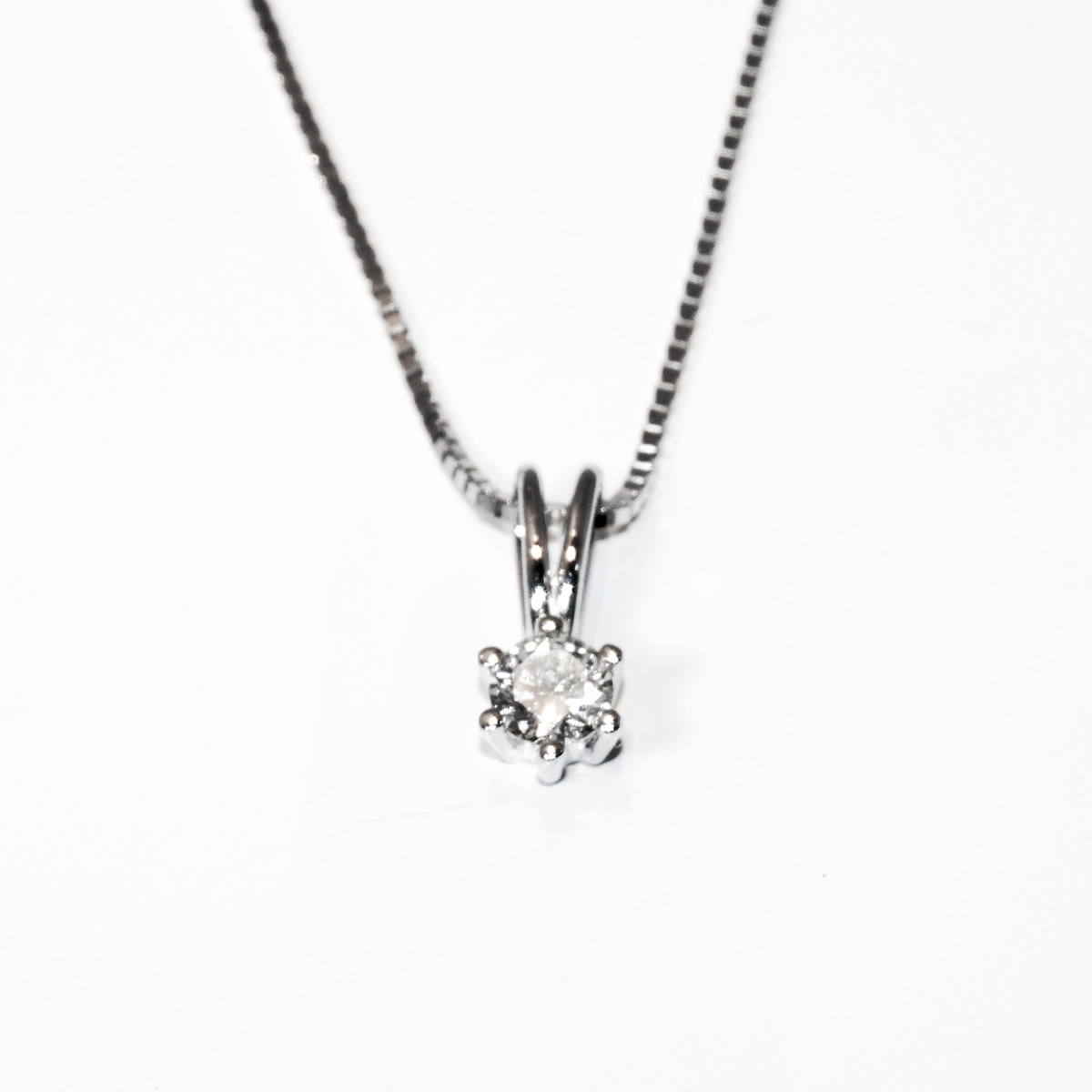 Haakonsen Ina anheng i hvitt gull 0.19 ct