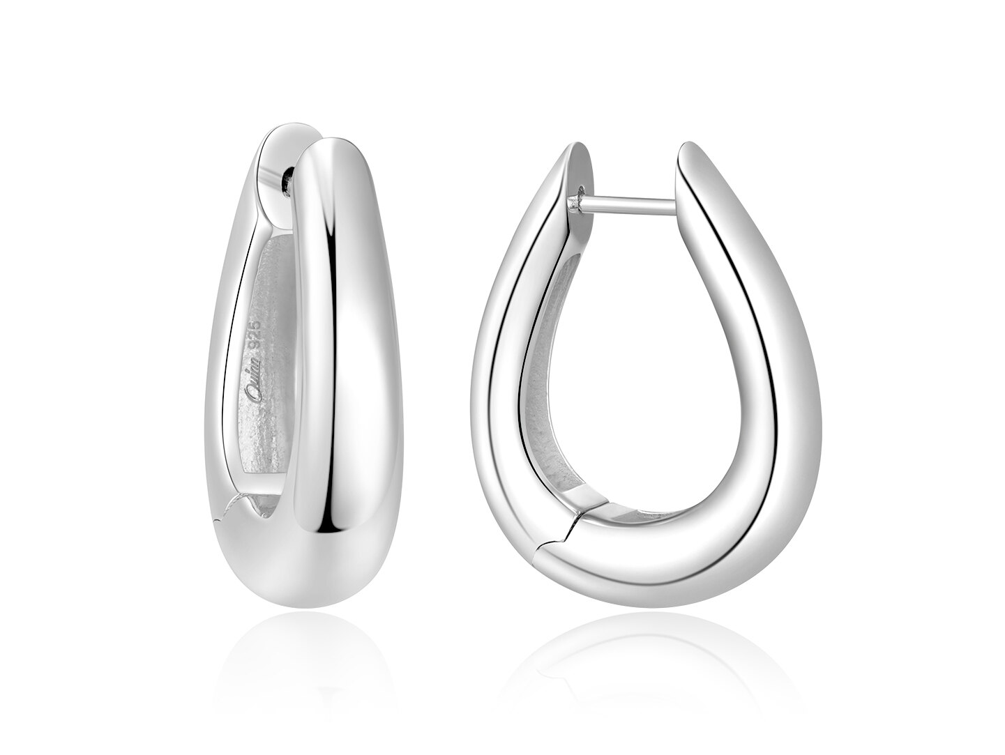 Quinn øreringer i sølv.