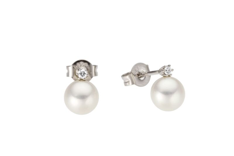Haakonsen ørepynt i hvitt gull med perle og diamant.
