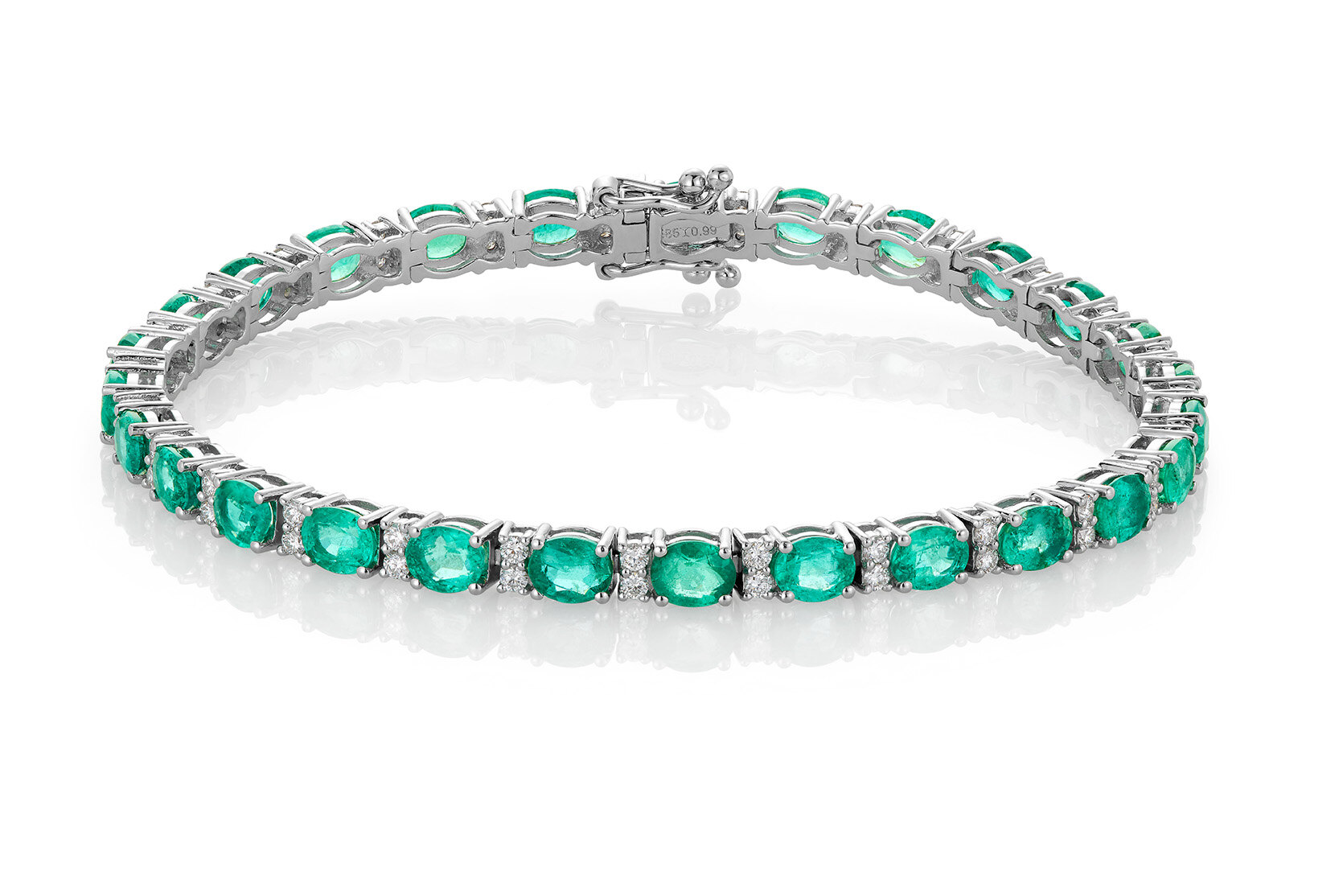 Haakonsen armbånd i hvitt gull med smaragder og diamanter 0.91 ct.