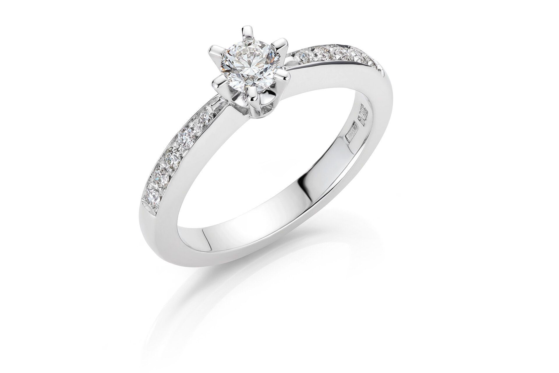 Haakonsen Helena ring i hvitt gull med diamanter 0.32 ct.